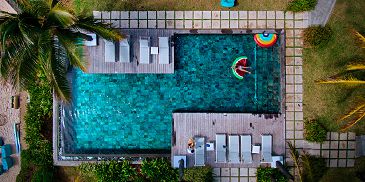 C Mauritius - Pool