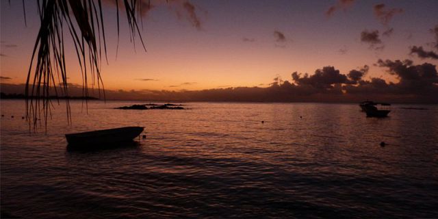 Romantic Couples Sunset Boat Trip with Beach Dinner 