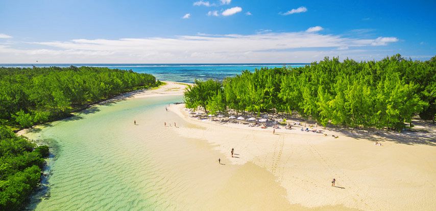 Sail to Ile aux Cerfs